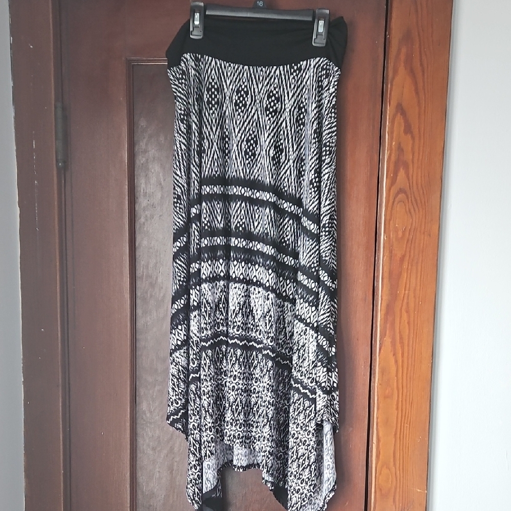 Black and White Patterned Women's Skirt